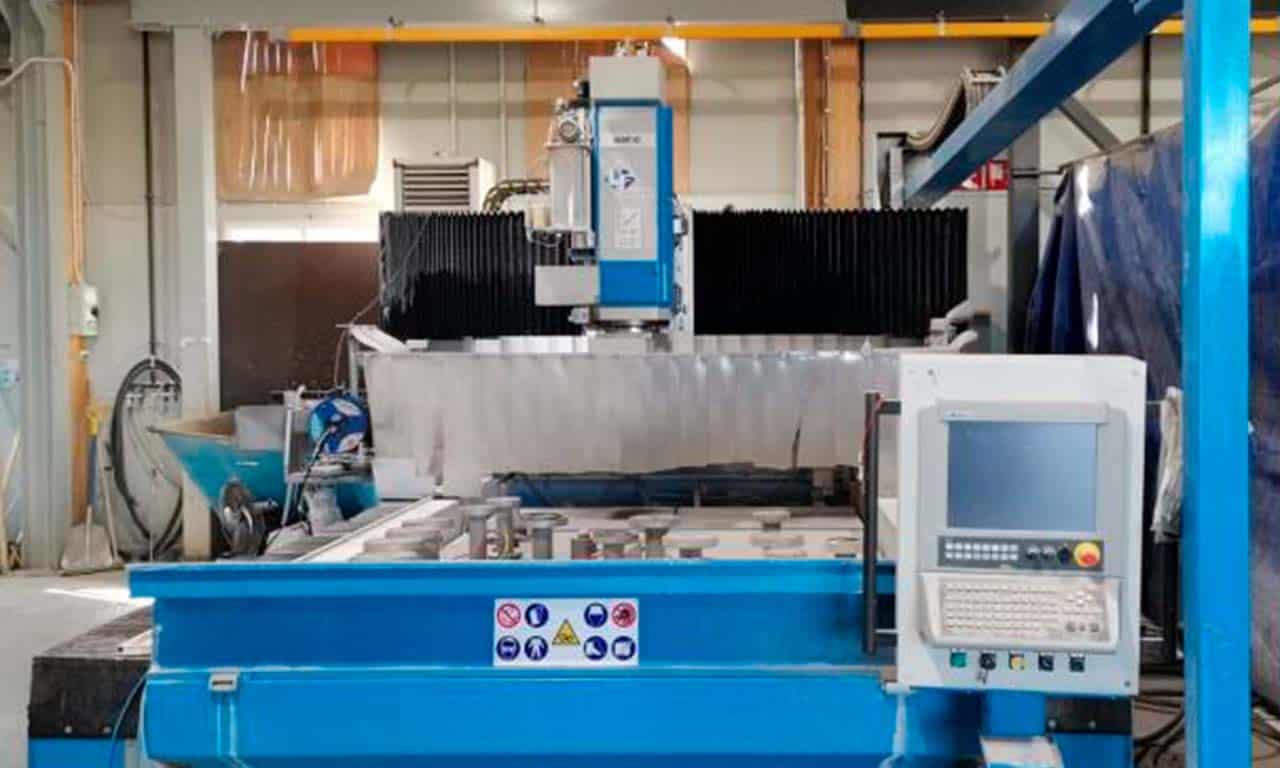 CNC MACHINE TYPE GIANT 42